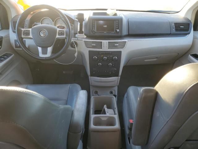 2011 Volkswagen Routan SE