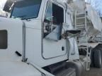 2000 Peterbilt 377