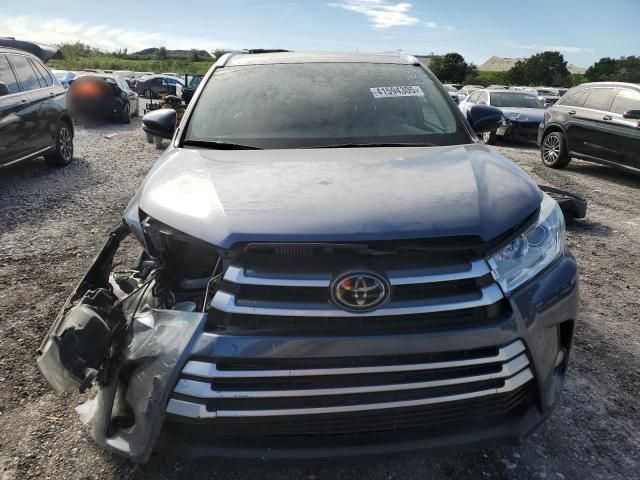 2018 Toyota Highlander SE