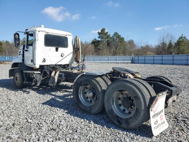 2007 Mack 600 CXN600