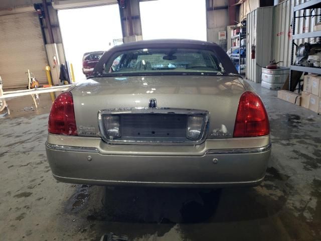 2003 Lincoln Town Car Signature