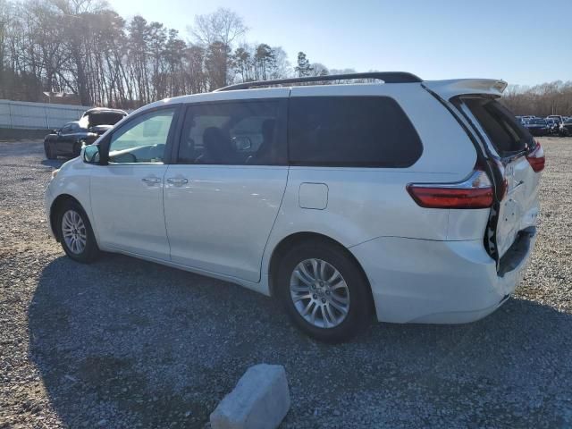 2016 Toyota Sienna XLE