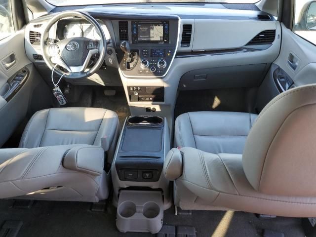 2017 Toyota Sienna XLE