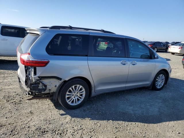 2017 Toyota Sienna XLE