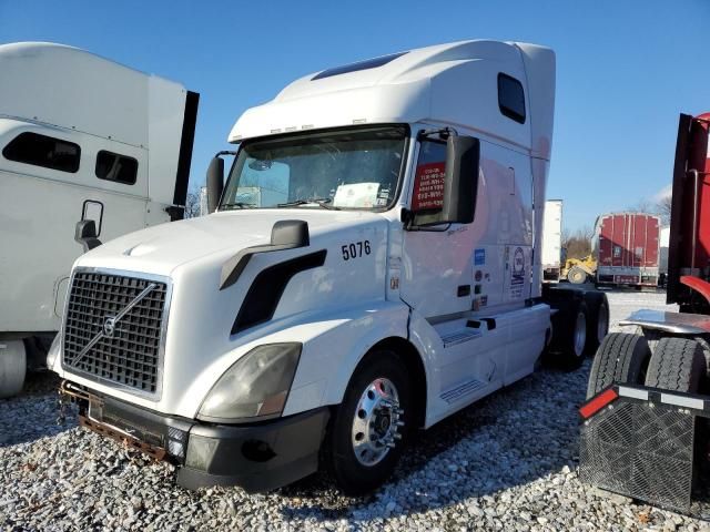 2014 Volvo VN Semi Truck