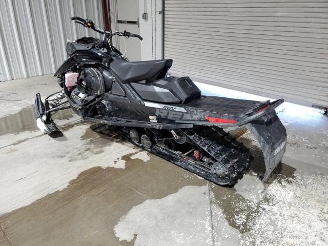 2019 Skidoo Snowmobile