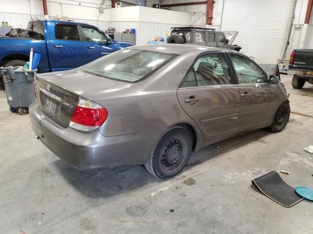2005 Toyota Camry LE