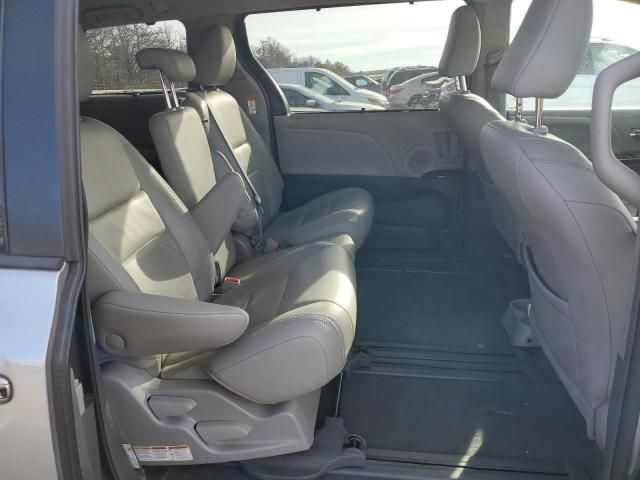 2019 Toyota Sienna XLE