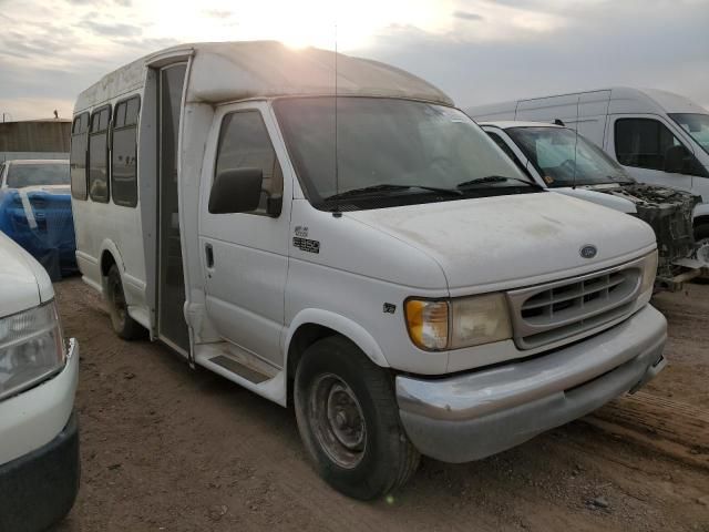 2001 Ford Econoline E350 Super Duty Cutaway Van