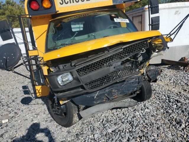 2010 Chevrolet Express Cutaway G4500