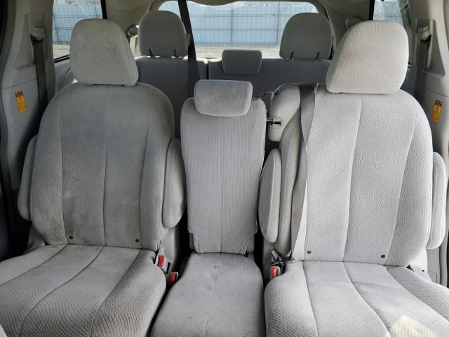 2014 Toyota Sienna LE