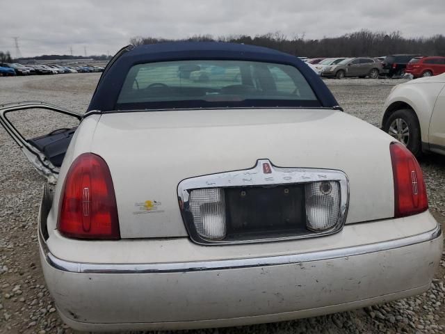 2001 Lincoln Town Car Executive