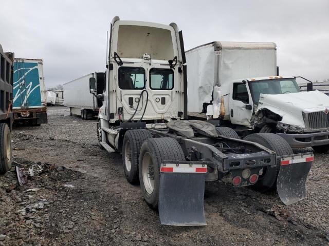 2016 Freightliner Cascadia 113