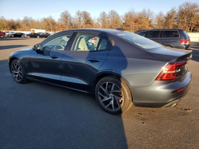 2019 Volvo S60 T6 Momentum