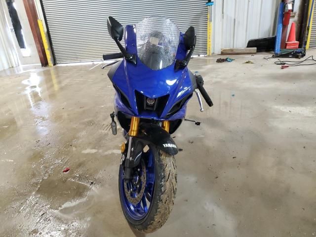 2025 Yamaha YZF750