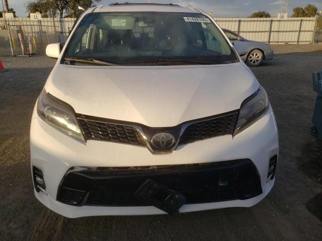 2018 Toyota Sienna SE