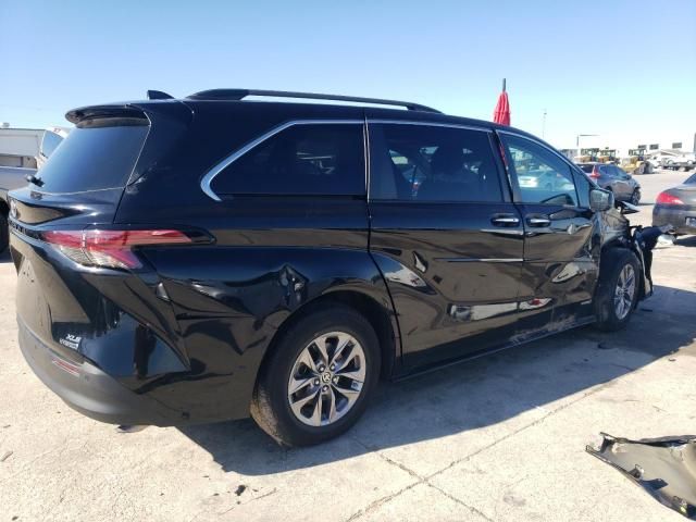 2021 Toyota Sienna XLE