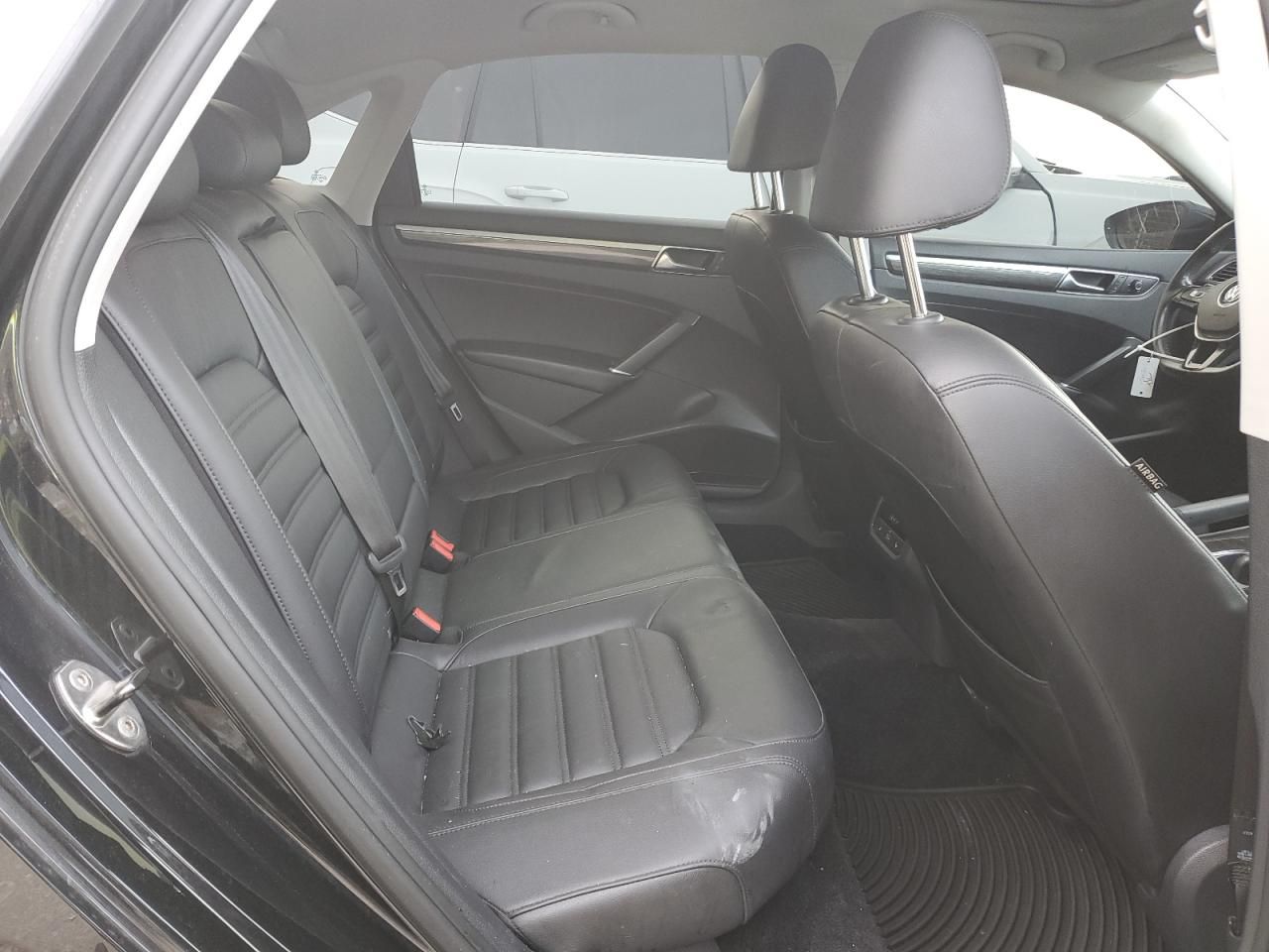 2017 Volkswagen Passat sel Premium