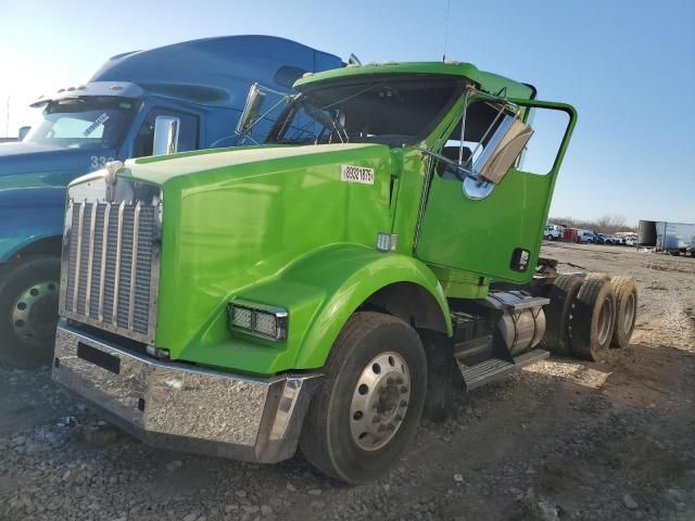 2006 Kenworth Construction T800