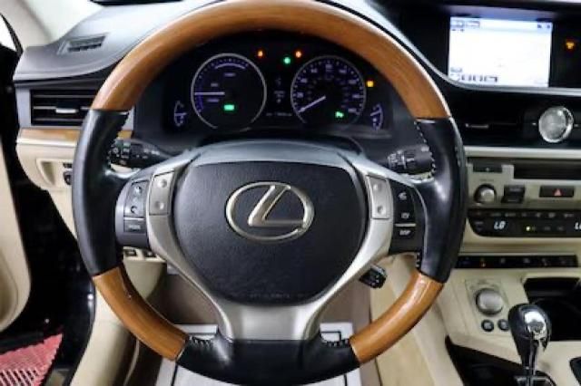 2015 Lexus ES 300H