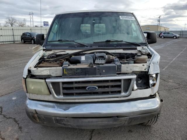 2003 Ford Econoline E350 Super Duty Wagon