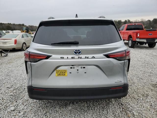 2021 Toyota Sienna XLE