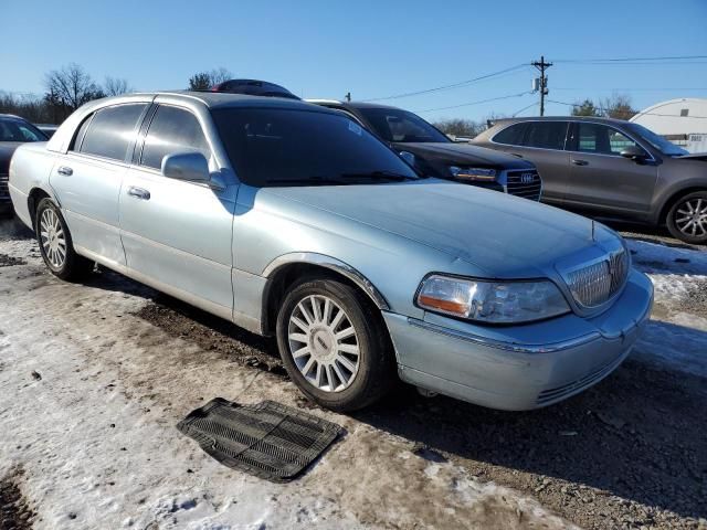 2005 Lincoln Town Car Signature