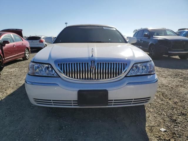 2004 Lincoln Town Car Executive