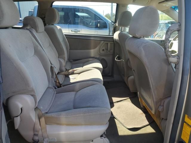 2006 Toyota Sienna CE