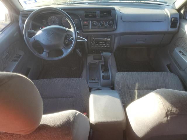 2000 Nissan Frontier Crew Cab XE