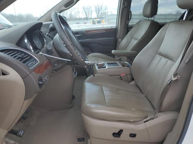 2011 Chrysler Town & Country Touring L