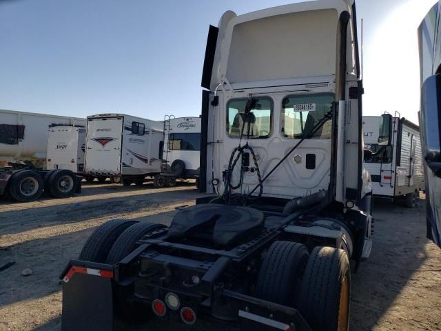 2015 Freightliner Cascadia 125