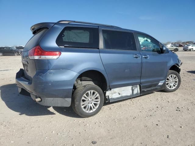 2014 Toyota Sienna XLE