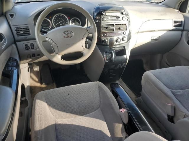 2005 Toyota Sienna CE