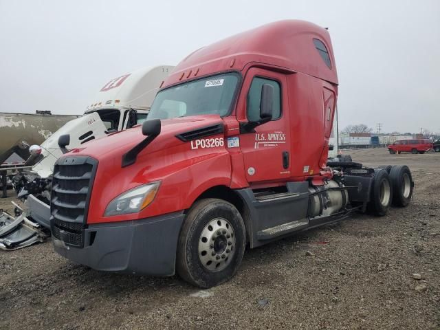 2020 Freightliner Cascadia 126