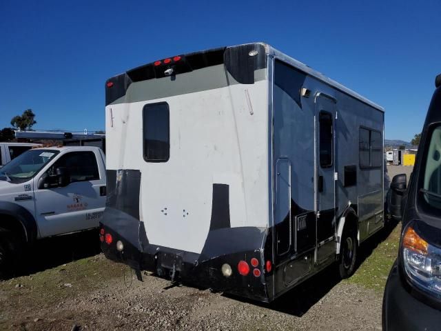 2004 Ford Econoline E450 Super Duty Cutaway Van