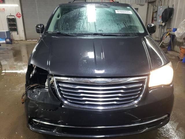 2011 Chrysler Town & Country Touring L