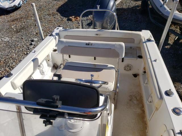 2013 Sea Hunt Boat