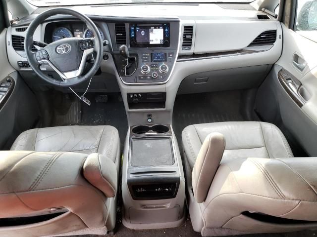 2016 Toyota Sienna XLE