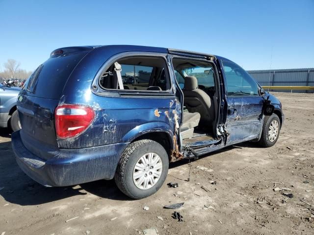 2005 Chrysler Town & Country LX