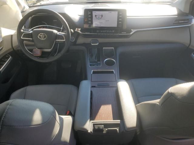 2023 Toyota Sienna XLE