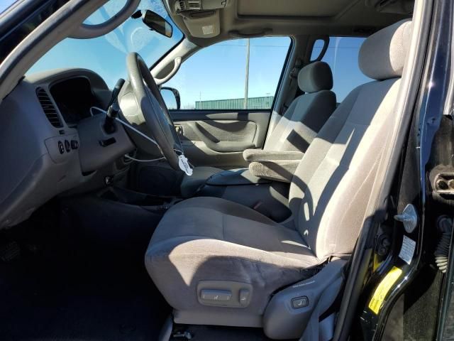 2004 Toyota Sequoia SR5