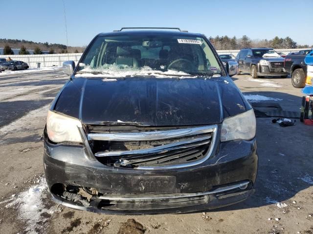 2013 Chrysler Town & Country Touring L