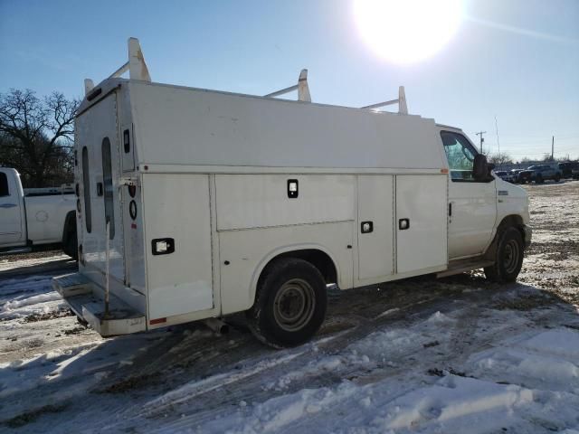 2016 Ford Econoline E350 Super Duty Cutaway Van