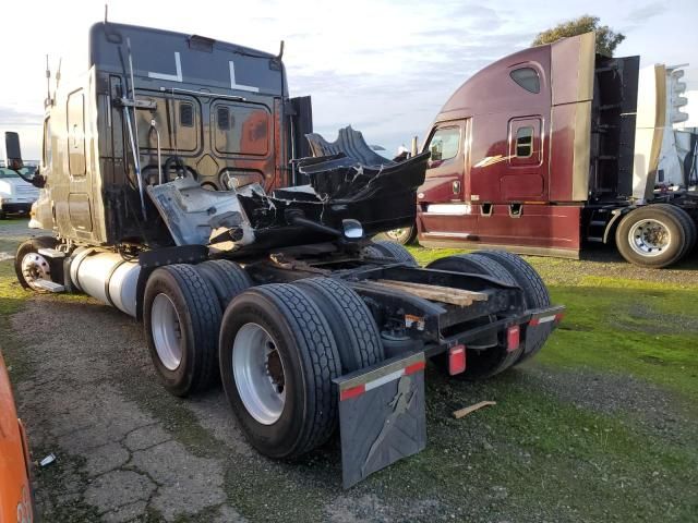 2012 Freightliner Cascadia 125