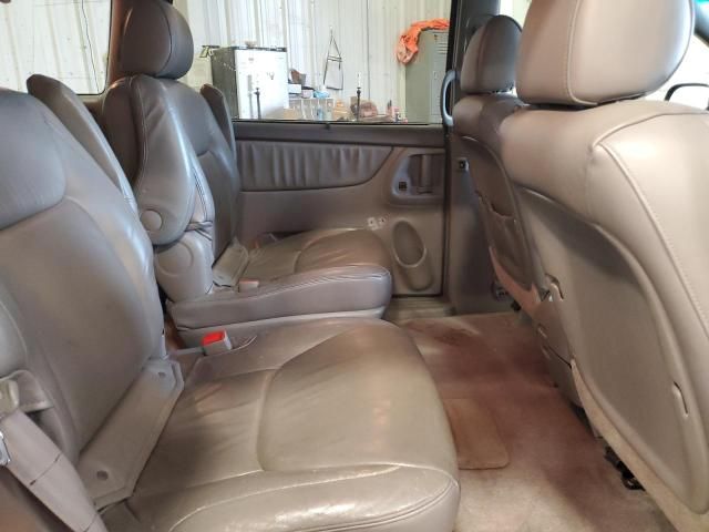 2005 Toyota Sienna XLE