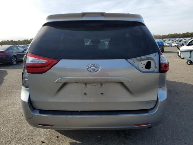 2019 Toyota Sienna XLE