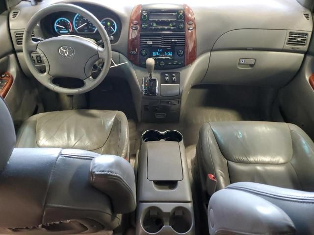 2005 Toyota Sienna XLE