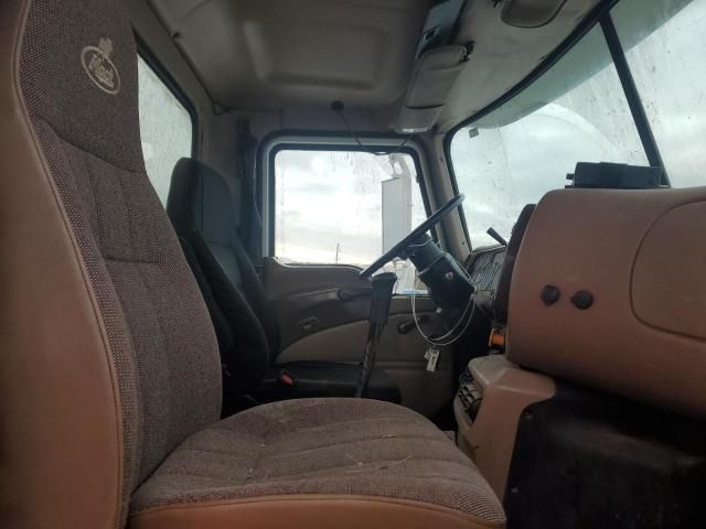 2007 Mack 700 CV700