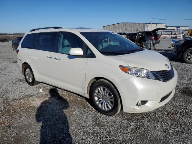 2016 Toyota Sienna XLE